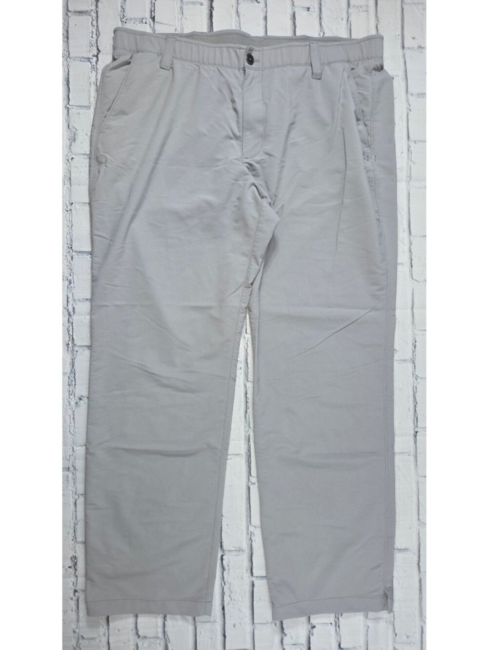 Under Armour Mens Loose Fit Gray Golf Pants Size 42x32 Lightweight Stretch